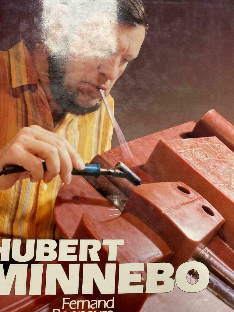 Monographie d'Hubert Minnebo 220 pages, Enlèvement ou Envoi, Comme neuf, Sculpture