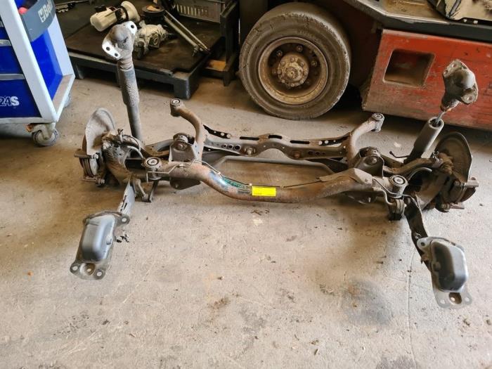 Arbre entraînement roue avant d'un Volkswagen Passat, Enlèvement ou Envoi, 3 mois de garantie, Utilisé, Volkswagen