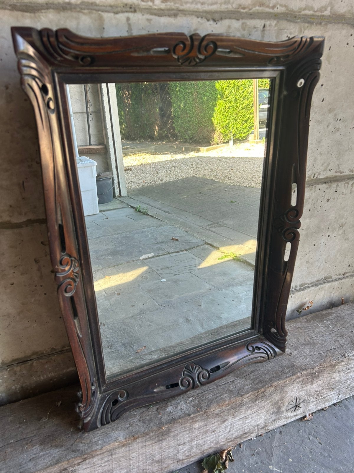Decoratieve houten spiegel, Ophalen