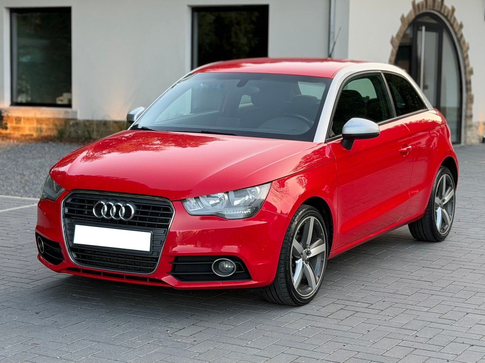Audi A1 1.2i Essence *133.000KM* EURO5, Autos, Audi, Rouge, Euro 5, Achat, A1