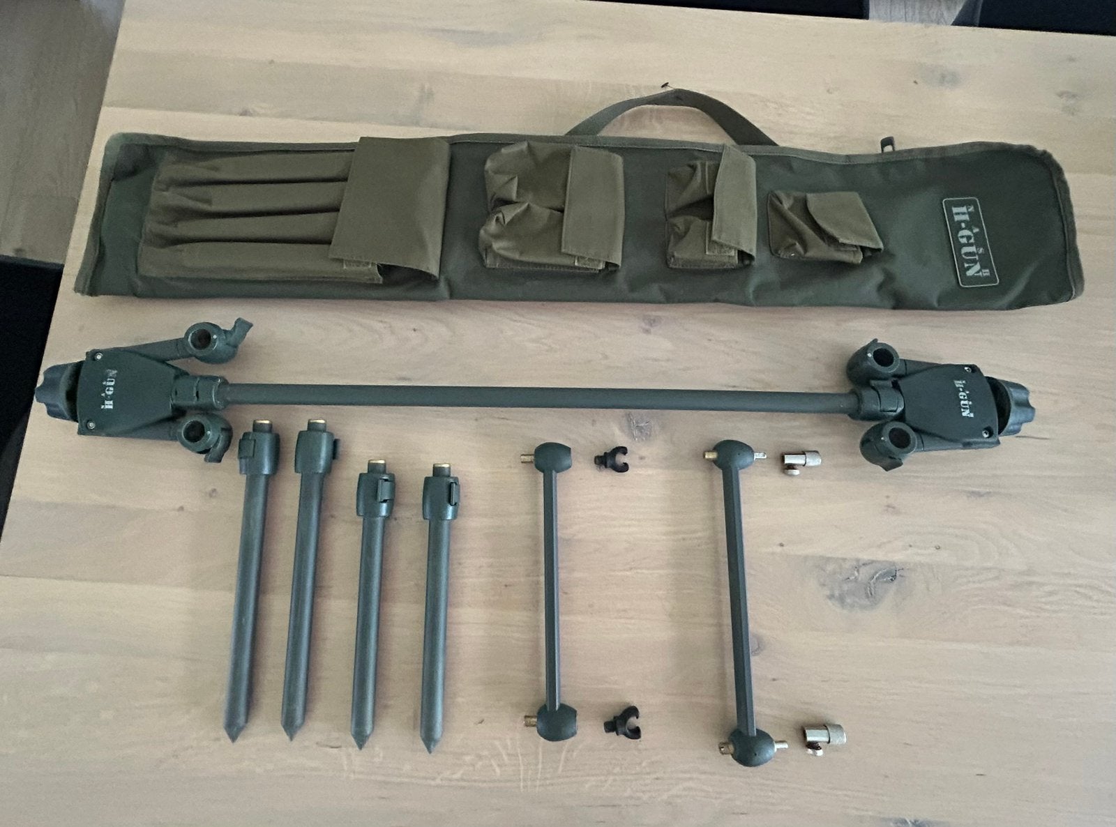Nash H-Gun Rodpod | Support de canne à carpe complet, Sports nautiques & Bateaux, Pêche à la ligne | Carpes, Utilisé, Ensemble complet