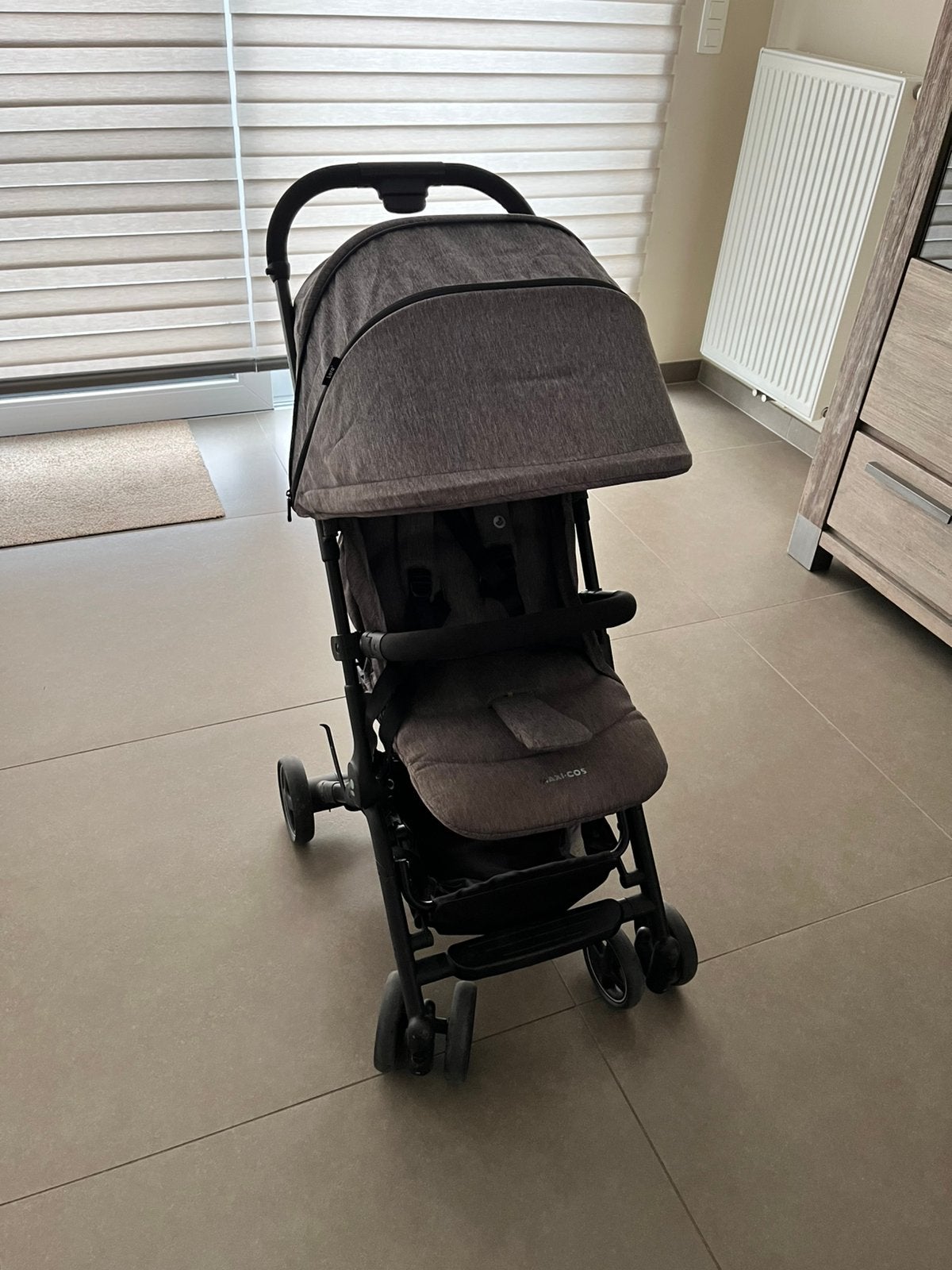 Maxi Cosi Lara 2 à vendre (avec housse de pluie), Enlèvement, Utilisé, Maxi-Cosi, Protection de pluie