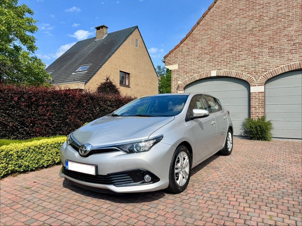 Toyota Auris 1.4D4D Nieuwstaat 167.745km Trekhaak, Voorwielaandrijving, 4 cilinders, Particulier, https://public.car-pass.be/vhr/25097639-efa0-4e30-8623-38d1916a2dee