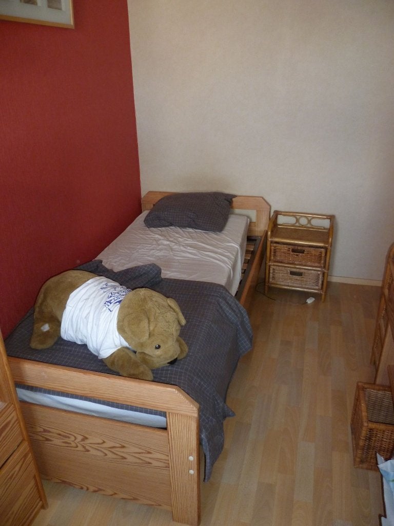 Eenpersoons bed en bureau met wandkasten, Huis en Inrichting, Ophalen, Gebruikt, Eenpersoons