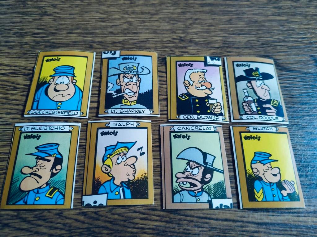 8 oude retro stickers de blauwbloezen valois, Verzamelen, Ophalen of Verzenden
