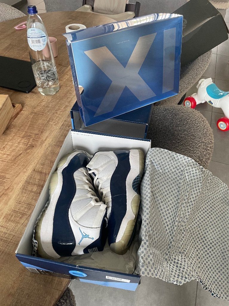 Air Jordan 11 Retro - Win like '82, Ophalen of Verzenden, Gedragen, Sneakers