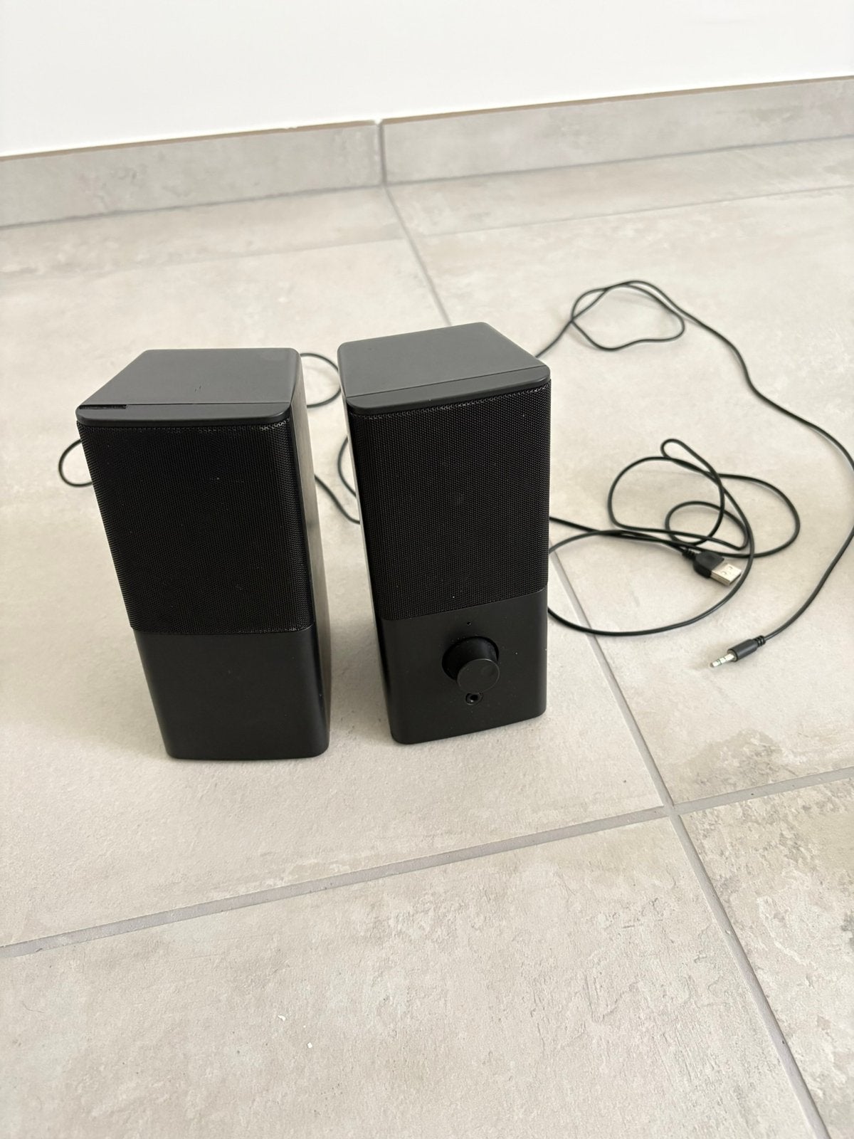 Enceinte, Enlèvement, Comme neuf