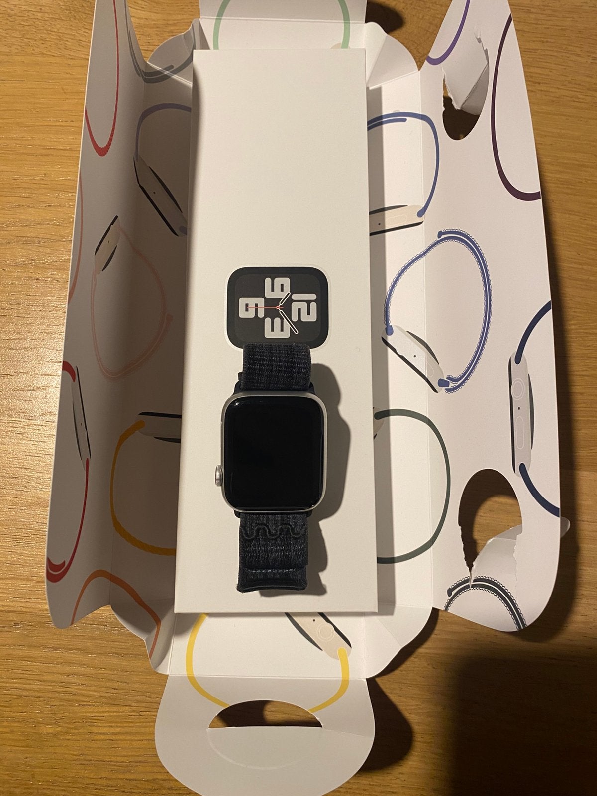 Apple Watch SE (GPS) 44 mm, Zilver , Inclusief doos en band, IOS, Ophalen of Verzenden, Zo goed als nieuw, Waterdicht