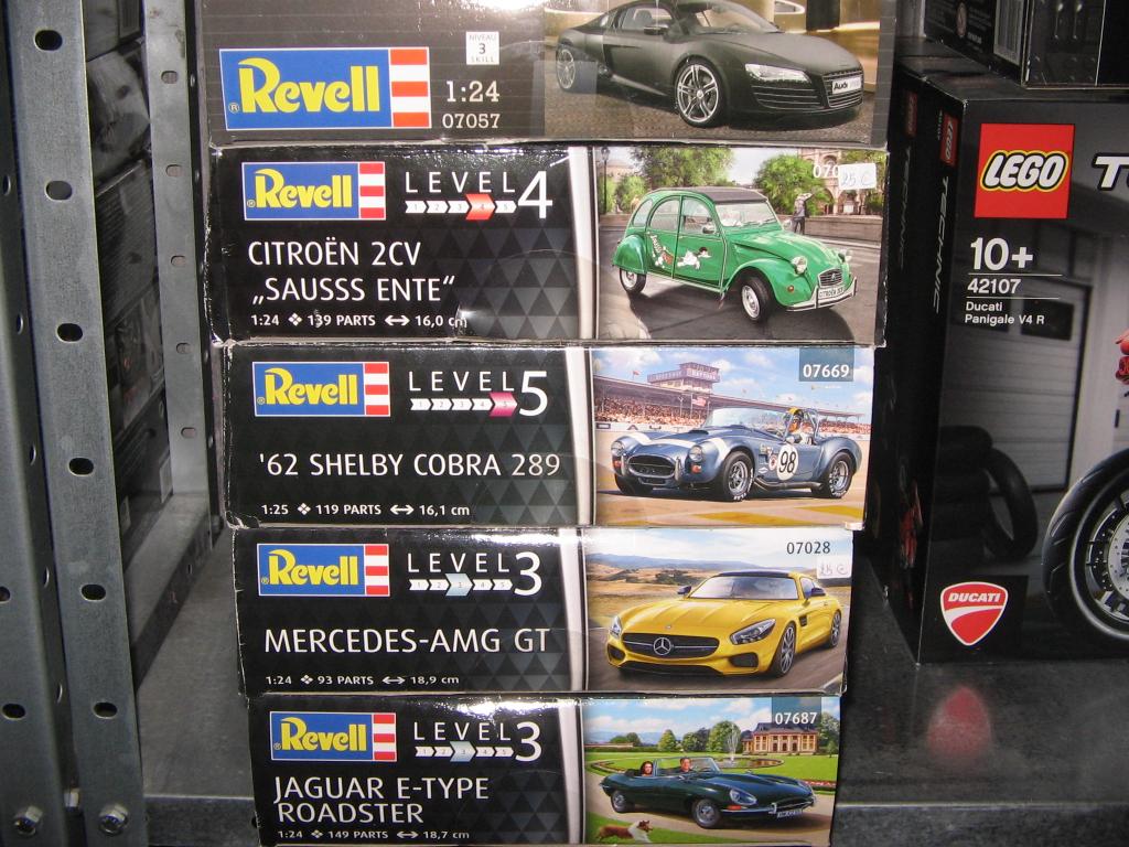 revelbouwdozen van auto's op 1/25, Hobby en Vrije tijd, Modelbouw | Auto's en Voertuigen, Ophalen of Verzenden, Nieuw, Auto, Revell