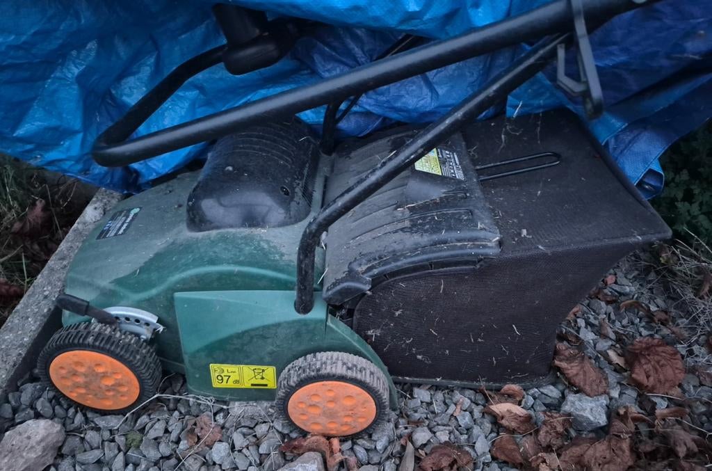 Scarificateur Elem Garden Technic 1300w, Démarrage électrique, 30 à 39 cm, Enlèvement, Utilisé