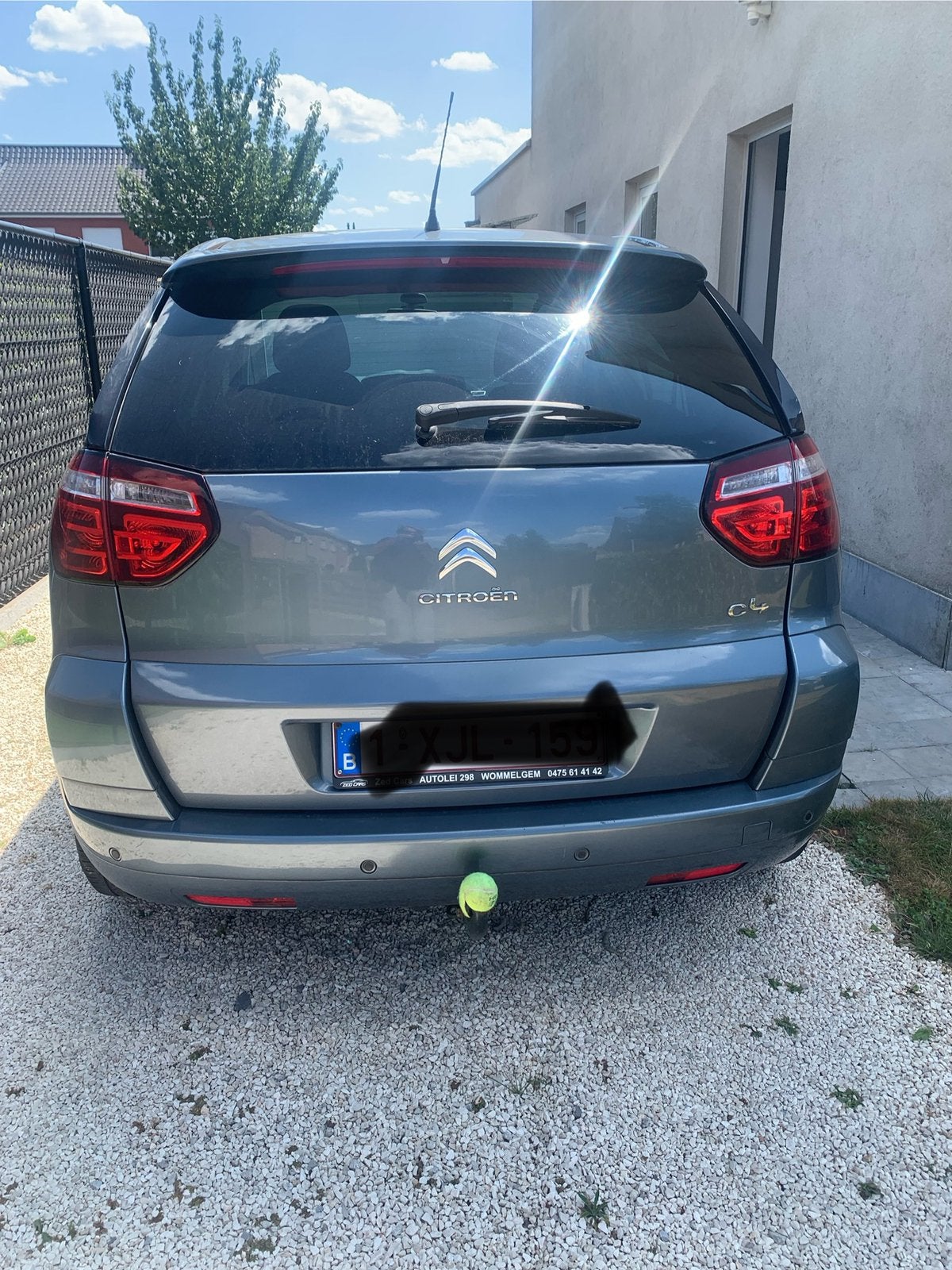 Auto te koop €3000, Auto's, Voorwielaandrijving, Euro 5, Zwart, 4 cilinders