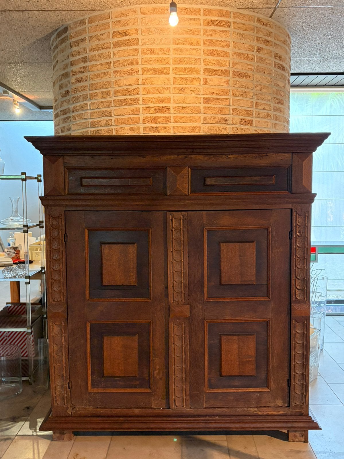Antieken kast, Ophalen