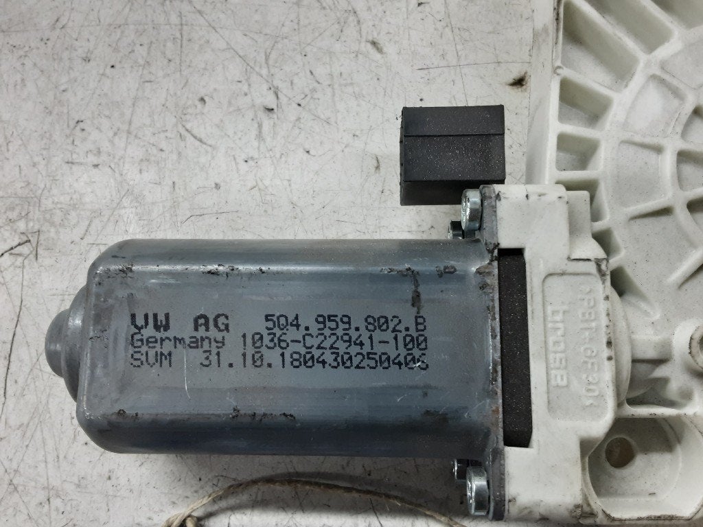 MOTEUR LEVE VITRE ELECTRIQUE AVANT DROIT Golf VII (AUA), Autos : Pièces & Accessoires, Volkswagen, Volkswagen AG, Utilisé, Kundenbetreuung@volkswagen.de
