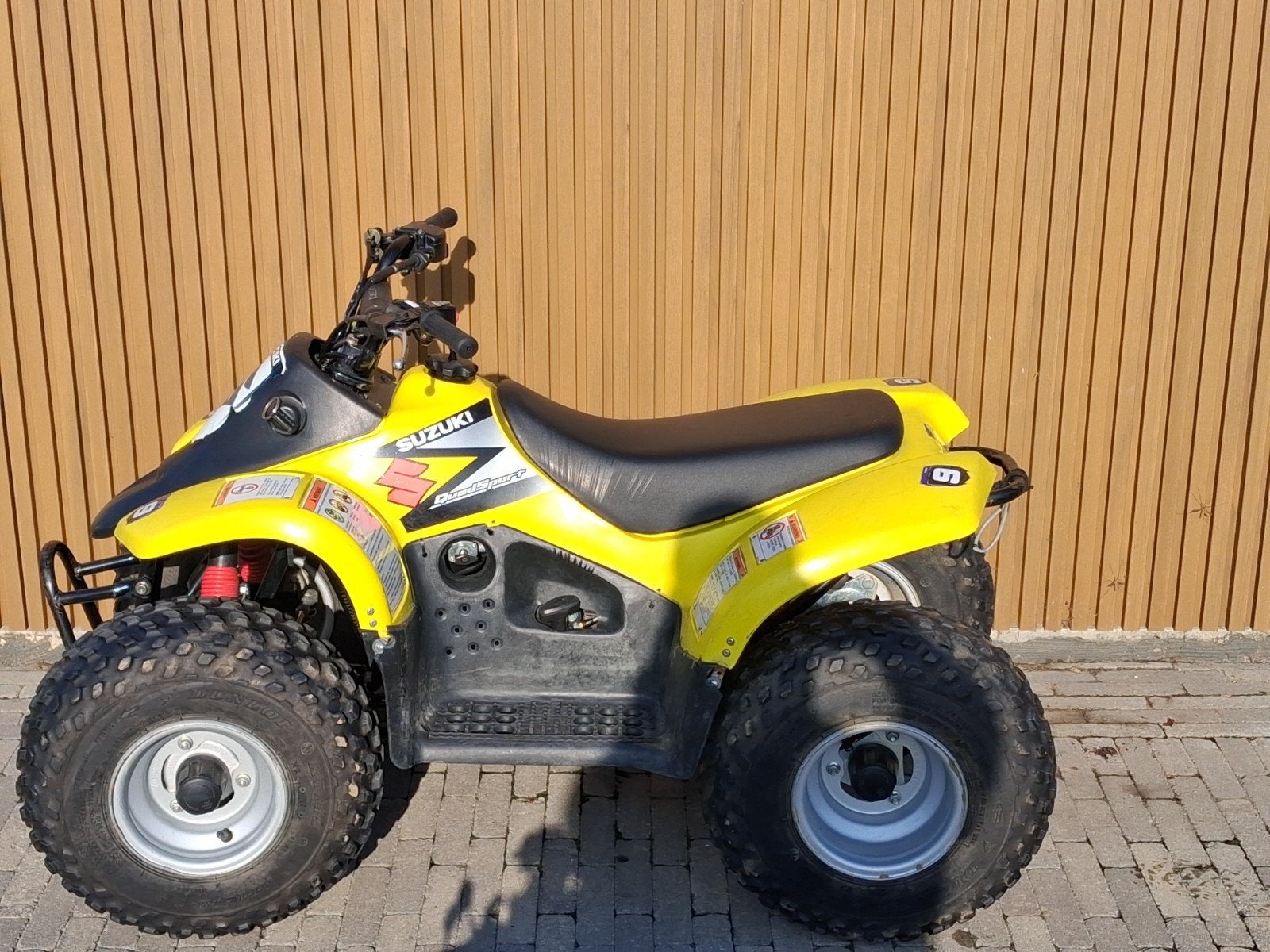 Suzuki lt 50, Motos