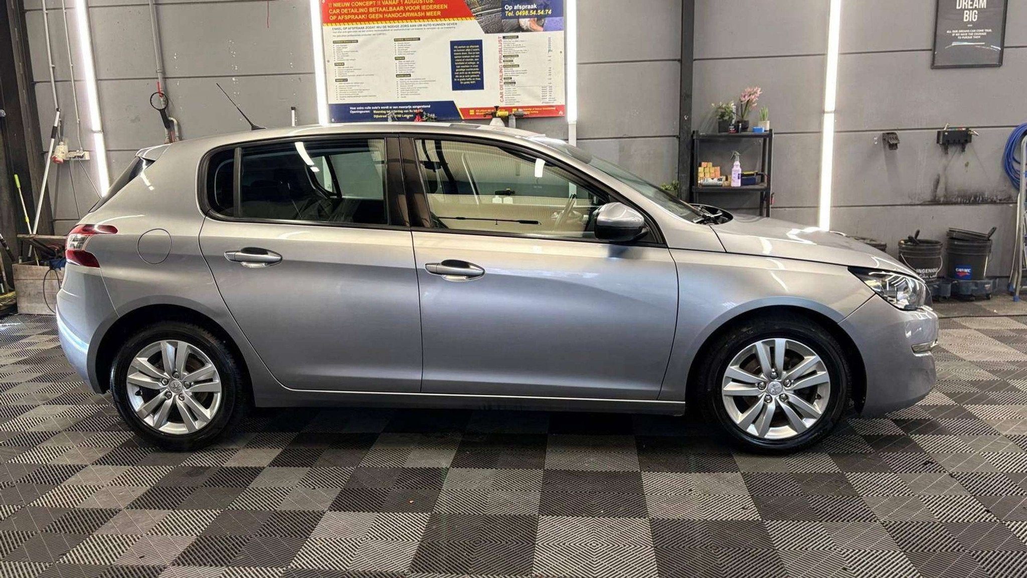 Peugeot 308 1.2i benzine bj. 2015 1ste eigenaar Euro 6, Autos, Argent ou Gris, Achat, Entreprise, Anti démarrage