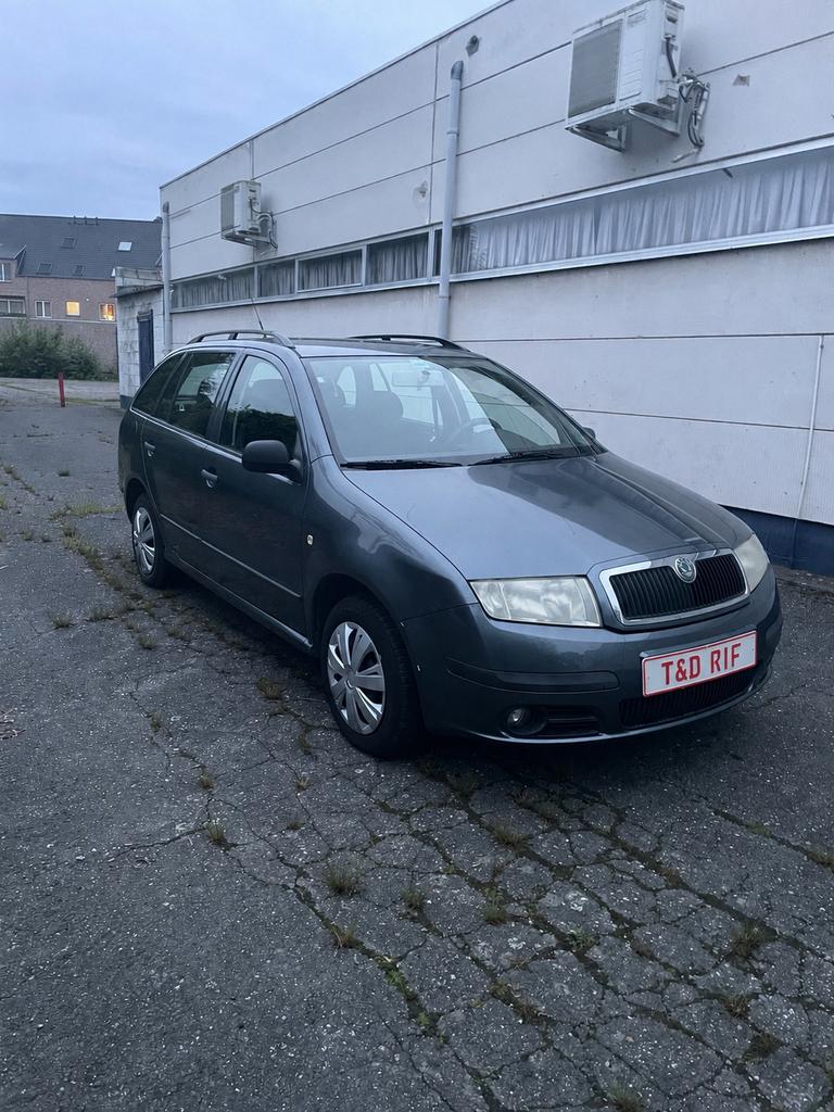 Skoda Fabia 1.2 essence, Boîte manuelle, 5 portes, Break, Particulier