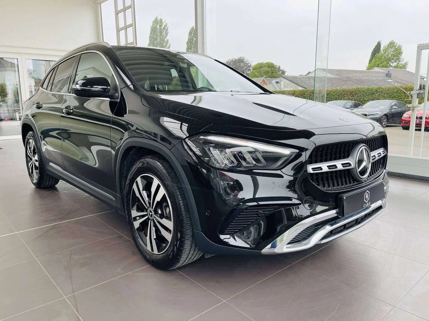 Mercedes-Benz GLA 180 i * GARANTIE + LED + GPS + CUIR + CAME, 100 kW, Achat, https://public.car-pass.be/vhr/1cfba5b0-e180-4327-81dd-d597576c3d88