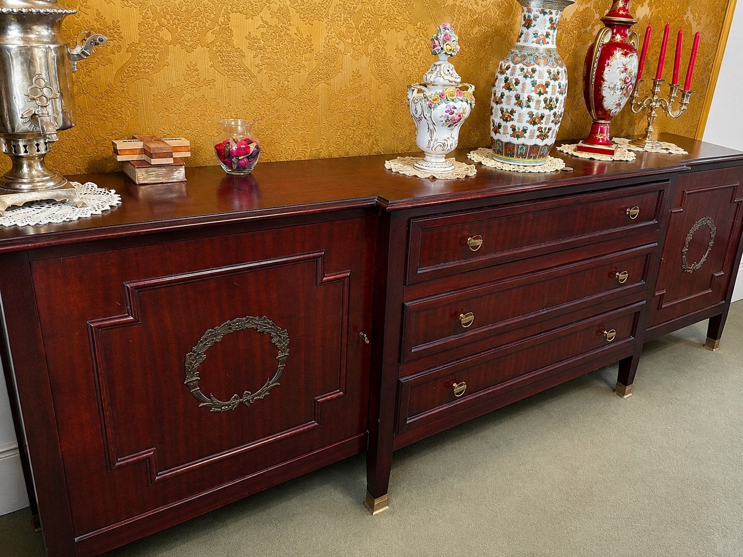 Dressoir, Ophalen