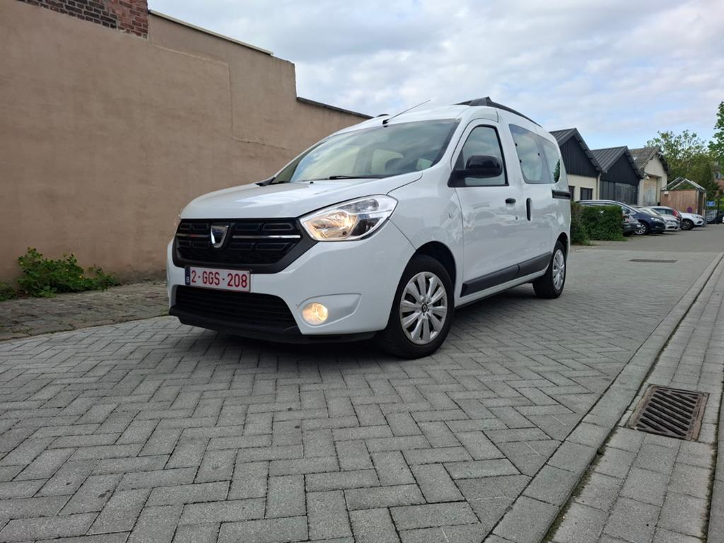 Dacia Dokker- 1ste eigenaar- Airco- Navigatie, Auto's, Dacia, Euro 6, 5 deurs, Dokker, Te koop