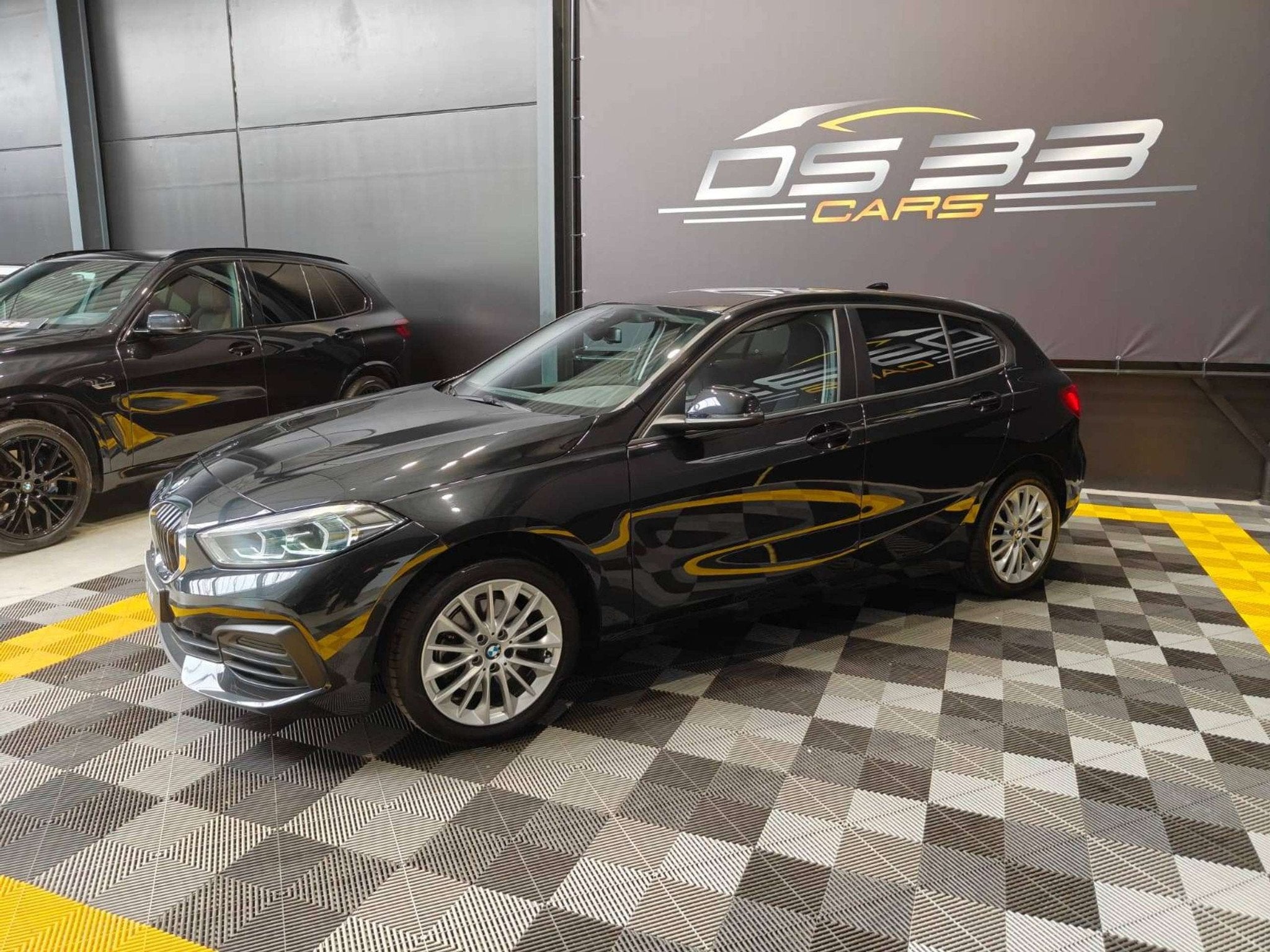 BMW 118 iA OPF Camera/LED/17"/Cruise/Apple/PDC/GPS, Auto's, BMW, 135 pk, Gebruikt, Zwart, USB