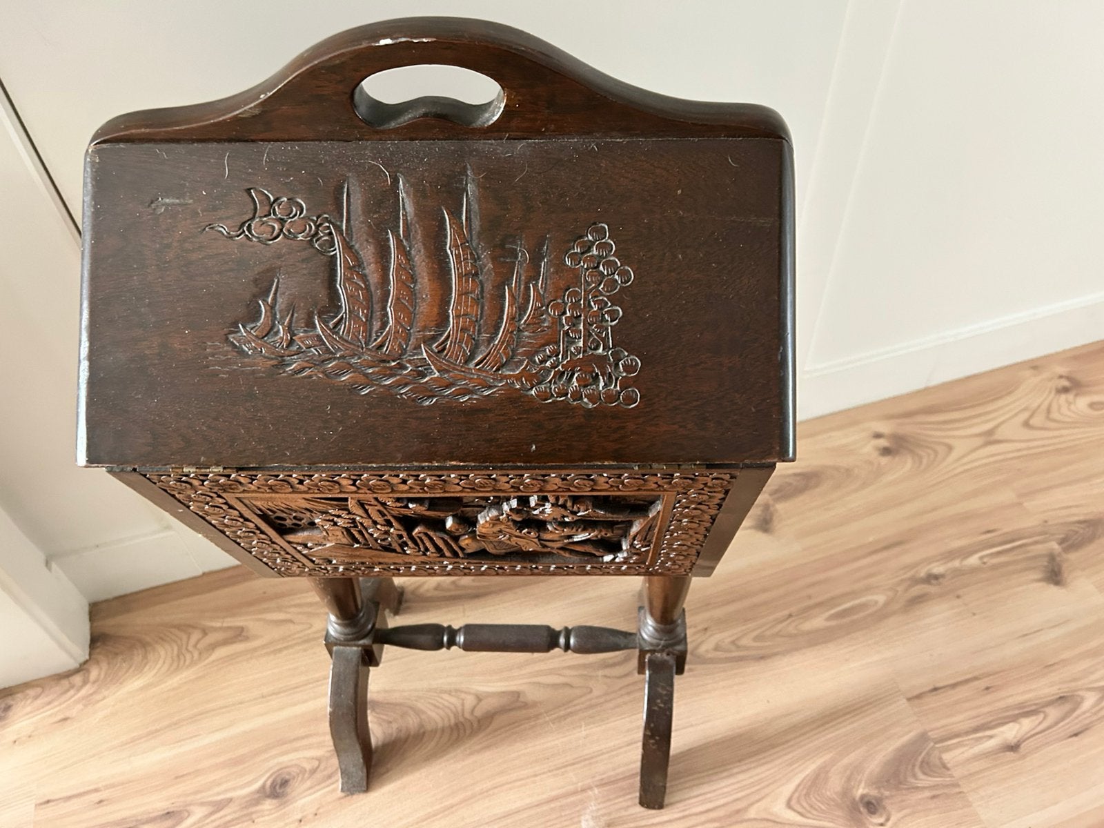 Antiek ebbenhout kastje, Maison & Meubles, Accessoires pour la Maison | Porte-journaux & Porte-revues, Vintage, Enlèvement, Utilisé