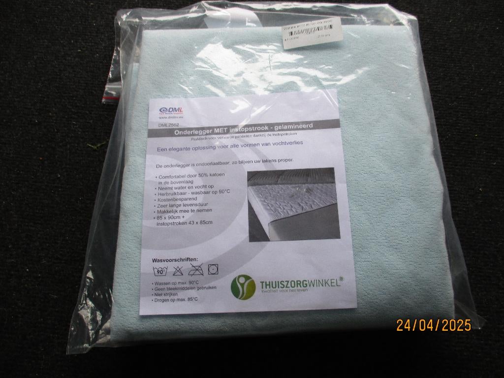 Nieuwe onderlegger voor op het bed met instopstrook, Huis en Inrichting, Ophalen of Verzenden, Nieuw, Eenpersoons
