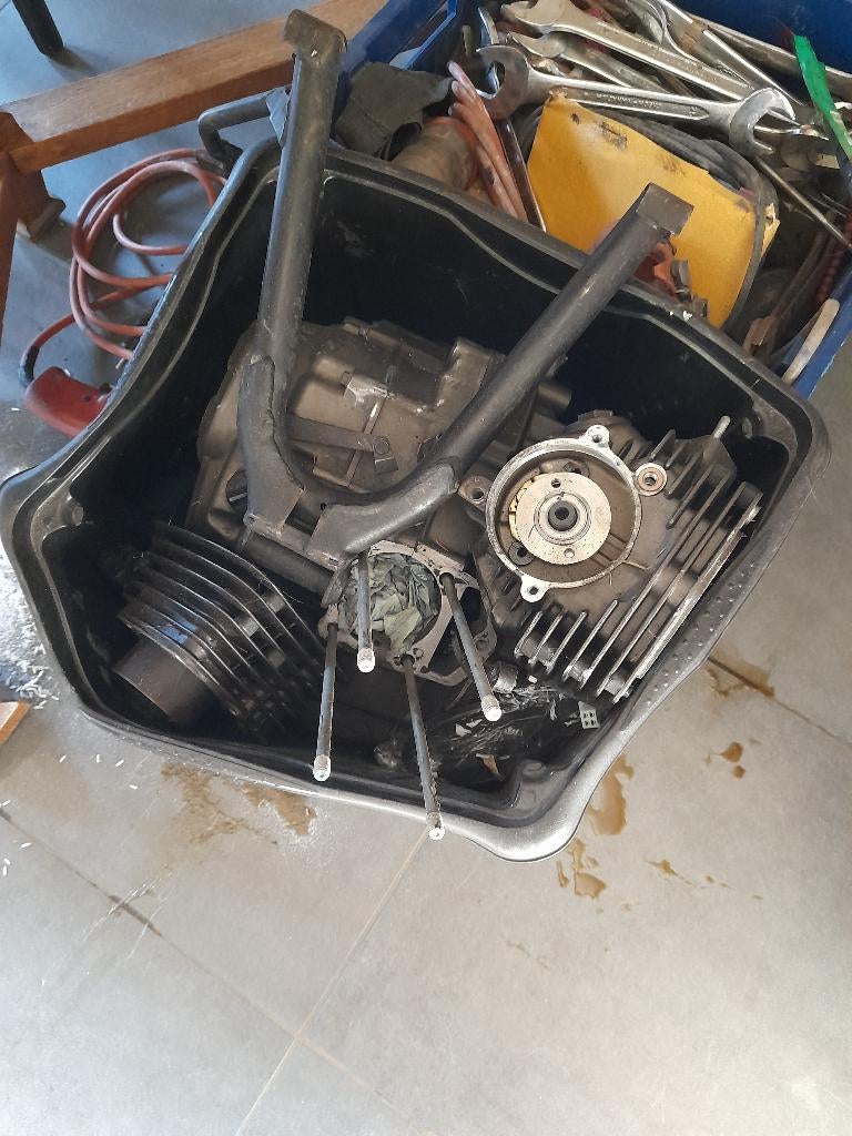 toutes pieces moteur SYM WOLF 125, Motos, Enlèvement ou Envoi, Utilisé