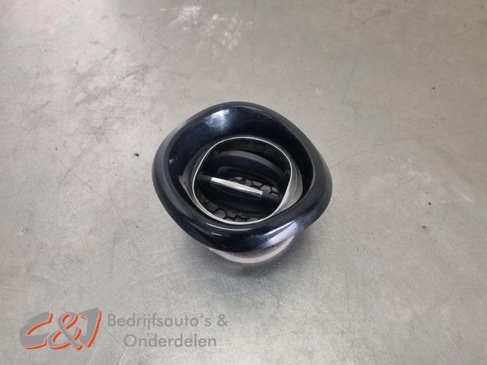 Grille aération tableau de bord d'un Renault Trafic, Renault, -, 3 mois de garantie, Utilisé