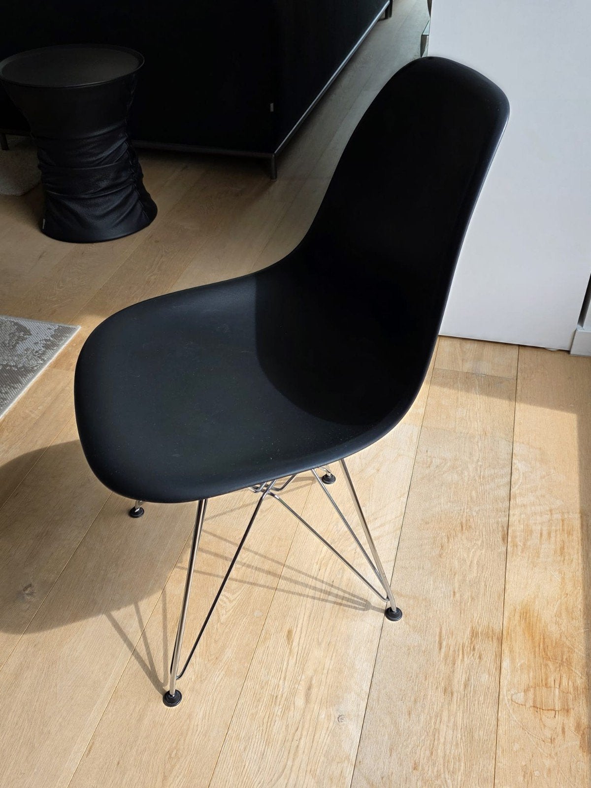 Chaise VITRA EAMES DSR avec structure chromée, Maison & Meubles, Chaises, Enlèvement, Noir