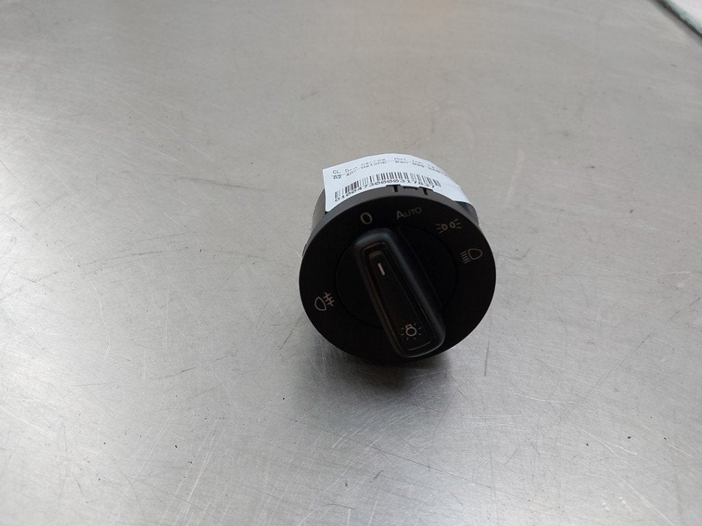 INTERRUPTEUR D'ECLAIRAGE Volkswagen Polo VI (AW1), Volkswagen, Volkswagen AG, Utilisé, Kundenbetreuung@volkswagen.de