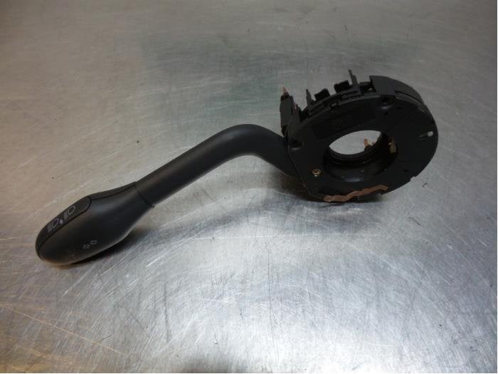 Commutateur feu clignotant d'un Volkswagen Polo (Polo 99-), Volkswagen, -, 3 mois de garantie, Utilisé