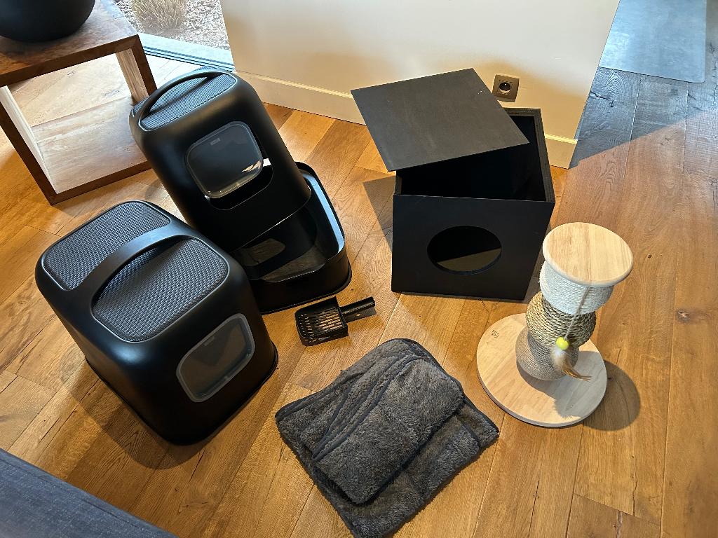 Kattenhuisje binnen & buiten, Animaux & Accessoires, Paniers pour chats, Enlèvement, Comme neuf, Autre