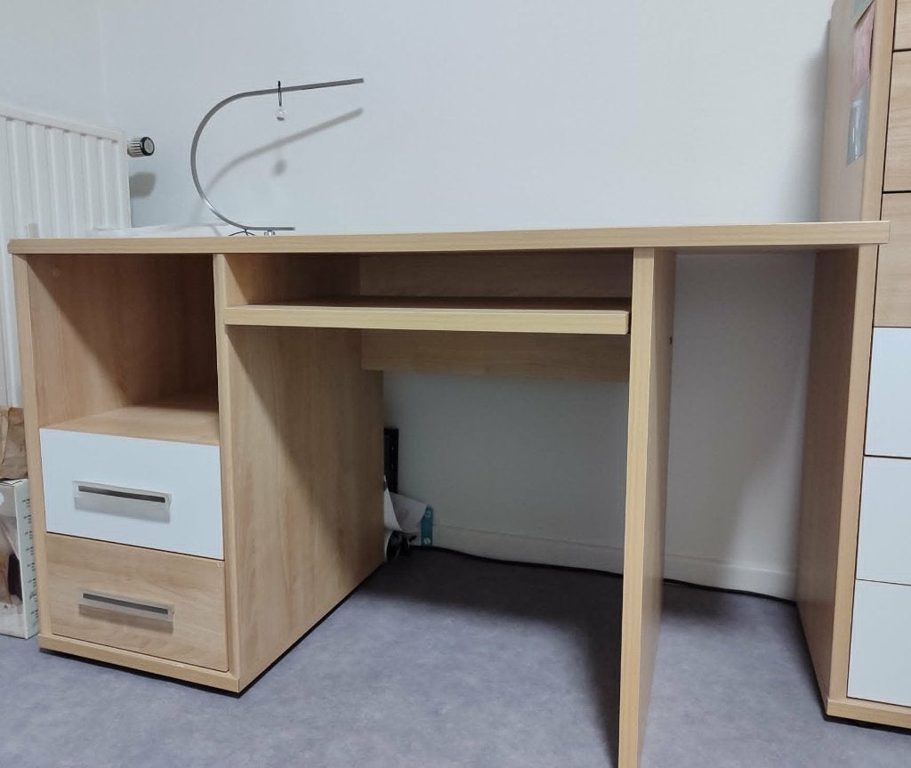 Bureau en chêne avec espaces de rangement intégrés, Enlèvement, Utilisé