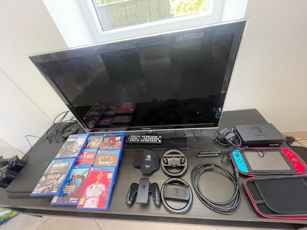 Lot, ps4 + Nintendo switch V2 + tv, Consoles de jeu & Jeux vidéo, Enlèvement, Nintendo, Comme neuf