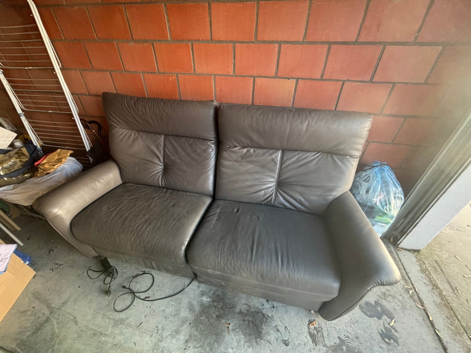 Canapé en cuir avec 1 relax électrique, Maison & Meubles, Enlèvement, Comme neuf, Deux personnes, Cuir
