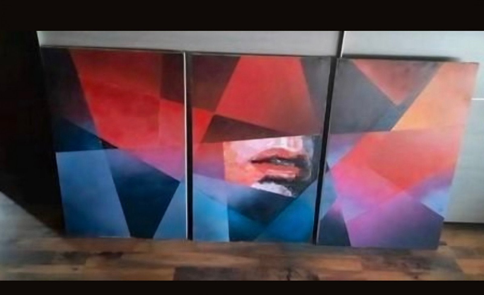 peinture sur toile en 3 parties, Enlèvement