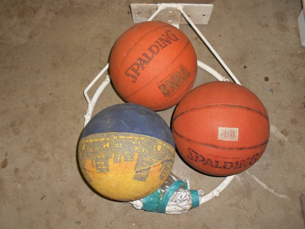 Basketbal ring + net + ballen, Sports & Fitness, Enlèvement, Utilisé, Ballon