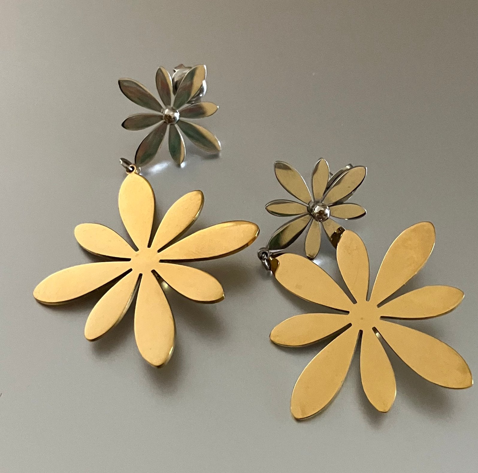 Jolies et élégantes boucles d’oreilles dorées et argentées, Enlèvement ou Envoi, Comme neuf, Argent, Argent