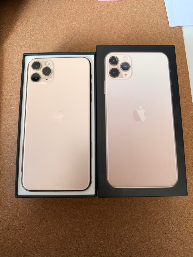 Iphone 11 pro max 256 GB met hoesjes (10), 73 %, Zonder abonnement, Goud, Ophalen
