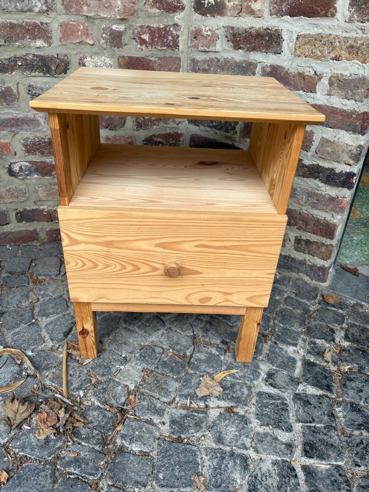 Table de chevet en bois, Enlèvement, Utilisé