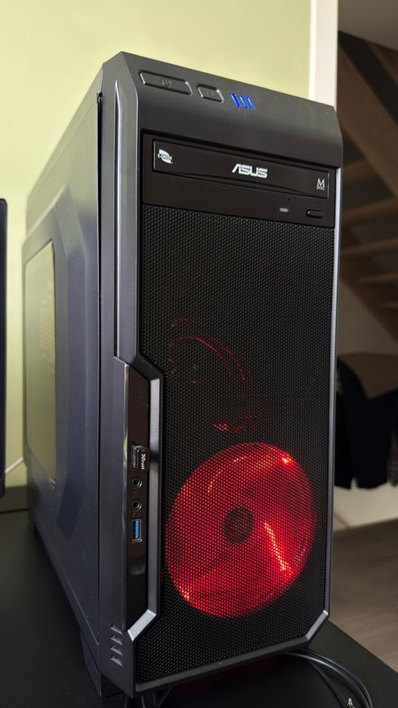 Desktop gaming computer, Computers en Software, Desktop Pc's, Zo goed als nieuw, 3 tot 4 Ghz, SSD, 32 GB, Met videokaart, Gaming