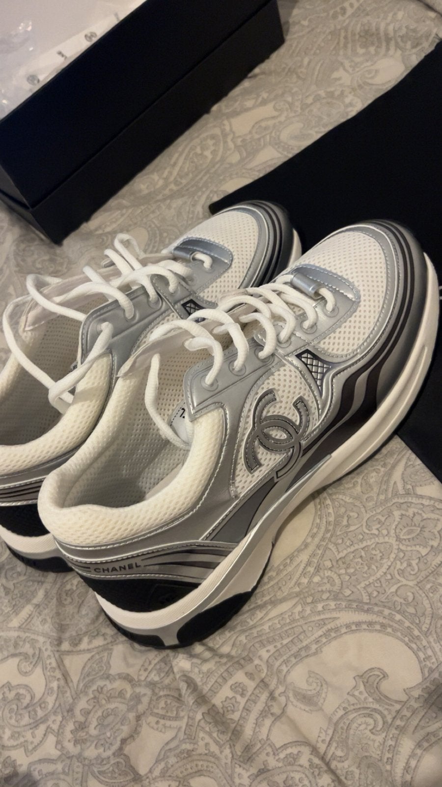 Schoenen sneakers runners, Handtassen en Accessoires, Broches, Ophalen of Verzenden, Zo goed als nieuw, Wit