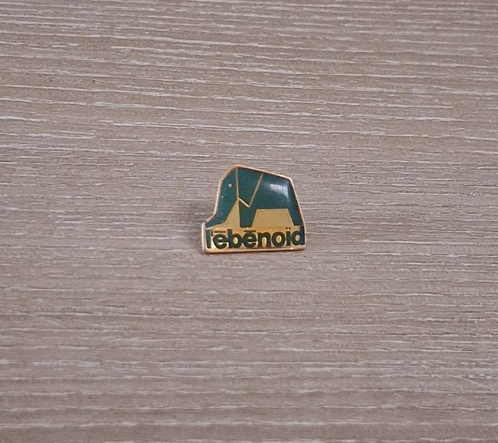 PIN - LEBENOID - LAMPEN - ECLAIRAGE - OLIFANT - ELEPHANT, Verzamelen, Verzenden, Gebruikt, Overige onderwerpen, Speldje of Pin