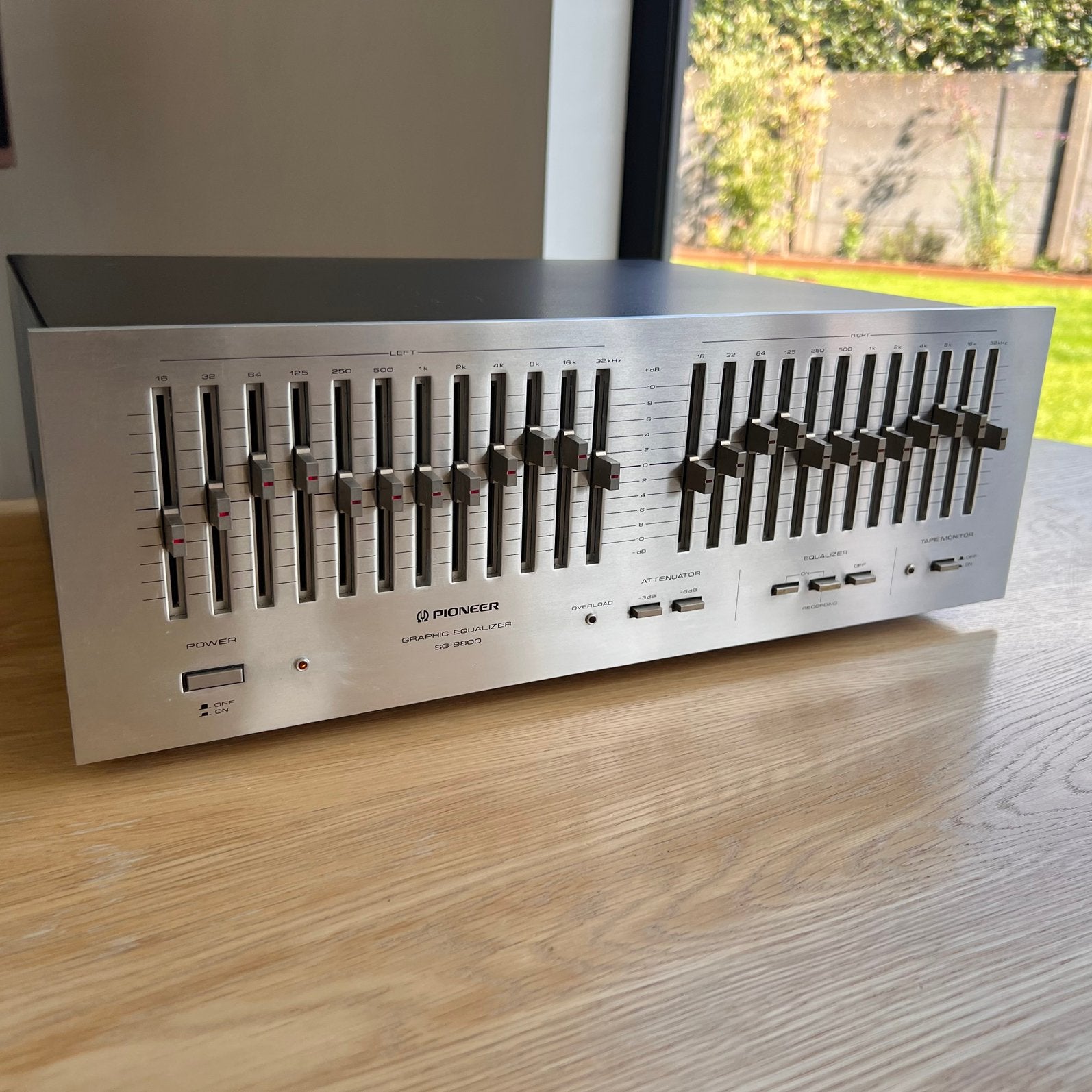 Pioneer SG 9800 Equalizer, 60 à 120 watts, Comme neuf, Enlèvement, Stéréo