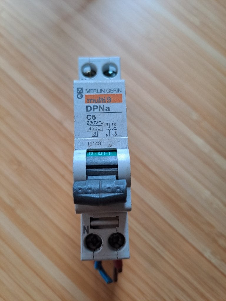Merlin Gerin Multi9 DPNa C6  installatieautomaat, Enlèvement ou Envoi, Utilisé