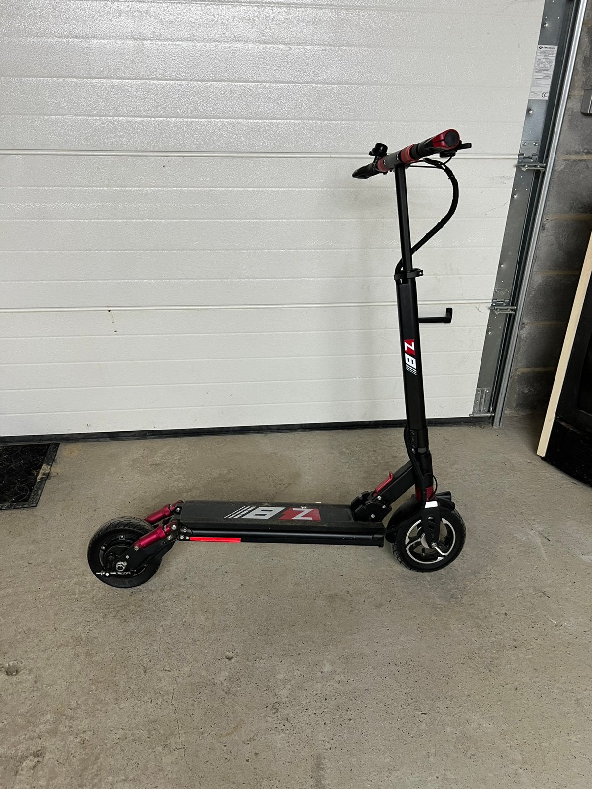 Trotinette elecrique z8, Enlèvement ou Envoi, Comme neuf