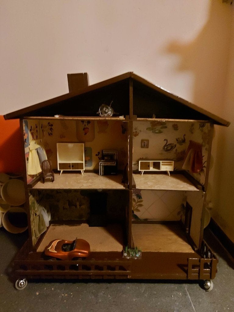 Mooi vintage poppenhuis op wielen, Verzamelen, Ophalen, Zo goed als nieuw, Poppenhuis