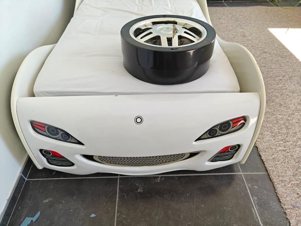 Lit pour enfant Lit pour voiture de course, Enlèvement, Utilisé, Matelas