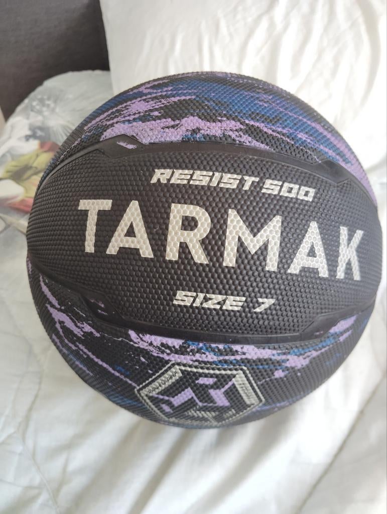 Basketbal Tarmak Size 7 Blauw en paars, Sports & Fitness, Basket, Enlèvement ou Envoi, Comme neuf, Ballon