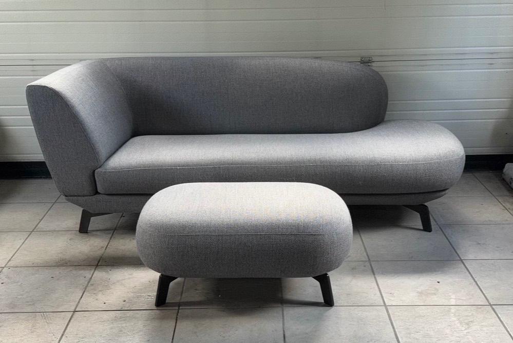 Leolux Flint longchair met bijpassende poef, Ophalen